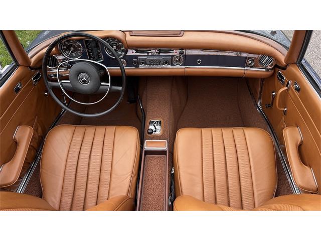 1970 Mercedes-Benz 280SL (CC-2068367) for sale in Southampton, New York