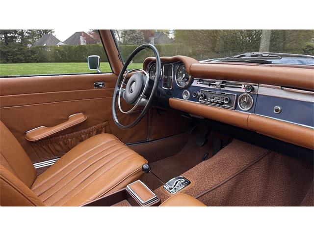 1970 Mercedes-Benz 280SL (CC-2068367) for sale in Southampton, New York