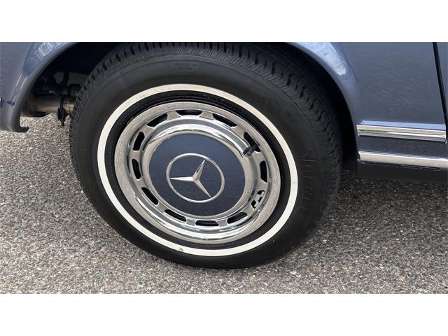 1970 Mercedes-Benz 280SL (CC-2068367) for sale in Southampton, New York