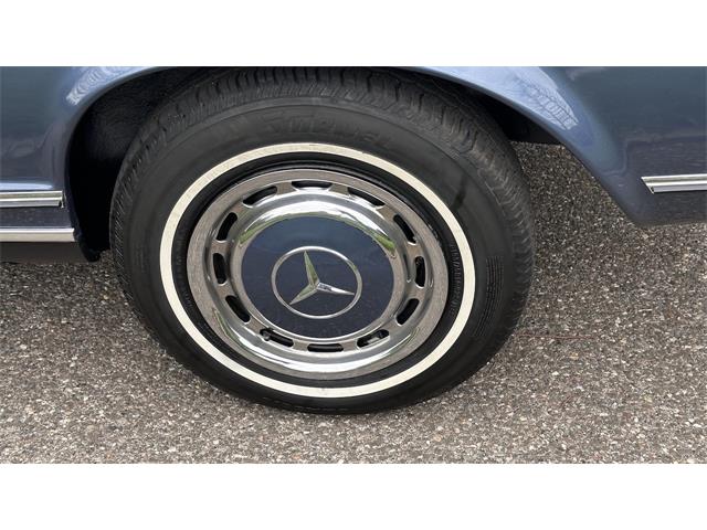 1970 Mercedes-Benz 280SL (CC-2068367) for sale in Southampton, New York