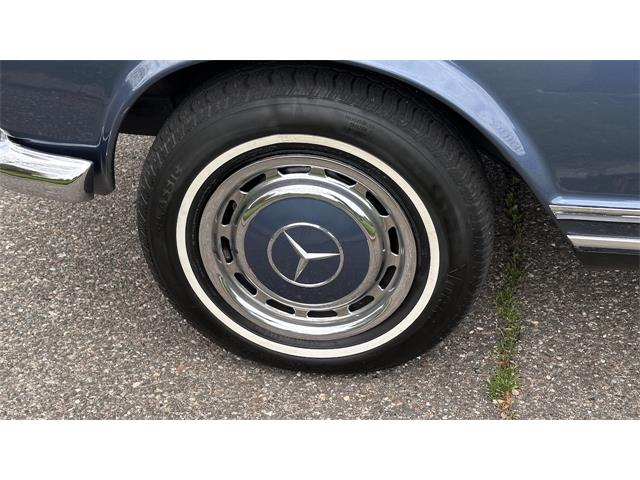 1970 Mercedes-Benz 280SL (CC-2068367) for sale in Southampton, New York