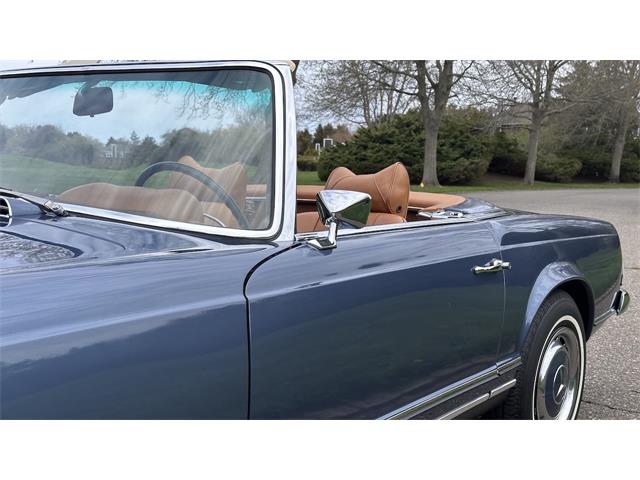 1970 Mercedes-Benz 280SL (CC-2068367) for sale in Southampton, New York
