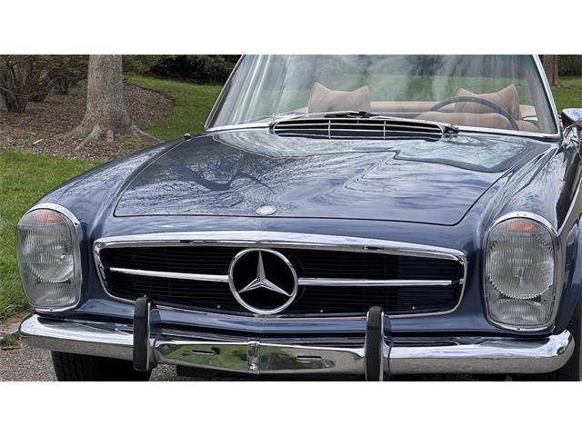 1970 Mercedes-Benz 280SL (CC-2068367) for sale in Southampton, New York