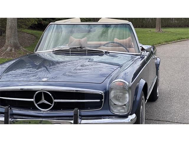1970 Mercedes-Benz 280SL (CC-2068367) for sale in Southampton, New York