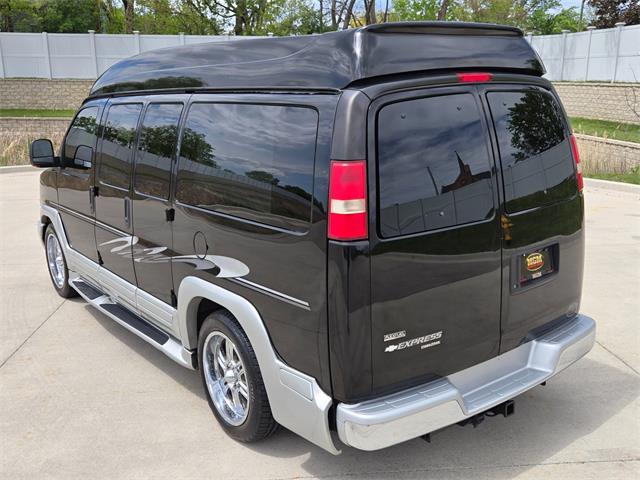 2011 Chevrolet Express (CC-2068451) for sale in Addison, Illinois