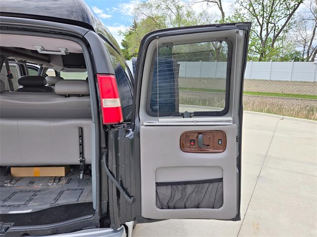 2011 Chevrolet Express (CC-2068451) for sale in Addison, Illinois