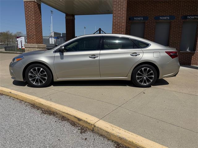 2016 Toyota Avalon (CC-2069019) for sale in Davenport, Iowa