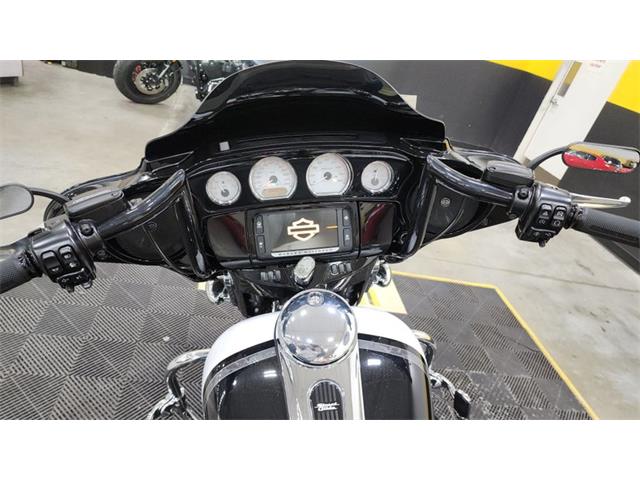 2016 Harley-Davidson Street Glide (CC-2069090) for sale in Mankato, Minnesota
