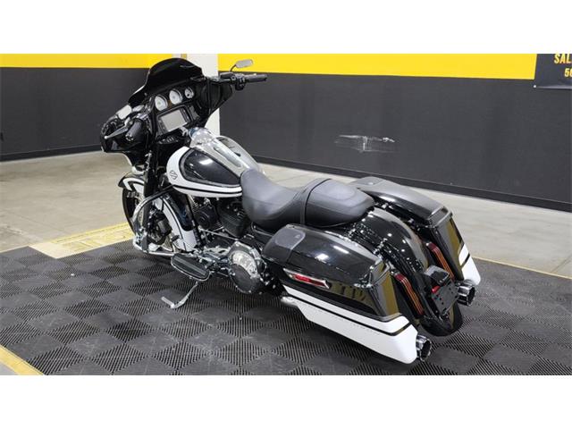 2016 Harley-Davidson Street Glide (CC-2069090) for sale in Mankato, Minnesota