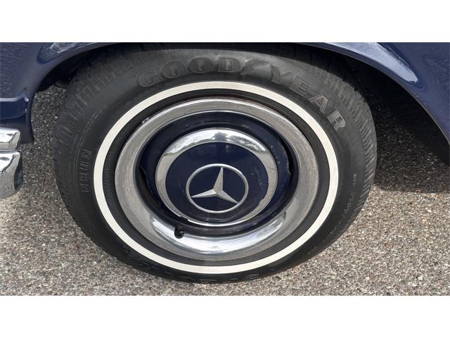 1967 Mercedes-Benz 250SE (CC-2069673) for sale in Southampton, New York