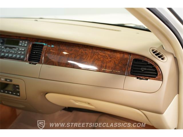 2000 Lincoln Town Car (CC-2071234) for sale in Concord, North Carolina