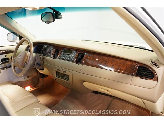 2000 Lincoln Town Car (CC-2071234) for sale in Concord, North Carolina