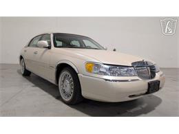 2001 Lincoln Town Car (CC-2071975) for sale in Caledonia, Wisconsin