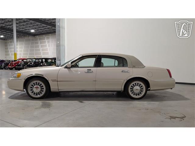2001 Lincoln Town Car (CC-2071975) for sale in Caledonia, Wisconsin