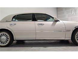 2001 Lincoln Town Car (CC-2071975) for sale in Caledonia, Wisconsin