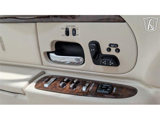 2001 Lincoln Town Car (CC-2071975) for sale in Caledonia, Wisconsin