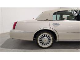 2001 Lincoln Town Car (CC-2071975) for sale in Caledonia, Wisconsin