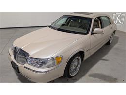 2001 Lincoln Town Car (CC-2071975) for sale in Caledonia, Wisconsin