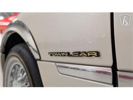 2001 Lincoln Town Car (CC-2071975) for sale in Caledonia, Wisconsin