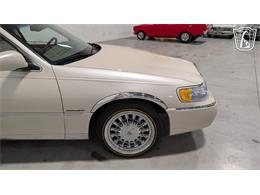 2001 Lincoln Town Car (CC-2071975) for sale in Caledonia, Wisconsin