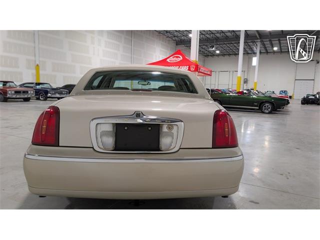 2001 Lincoln Town Car (CC-2071975) for sale in Caledonia, Wisconsin