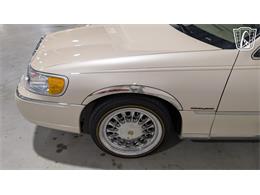 2001 Lincoln Town Car (CC-2071975) for sale in Caledonia, Wisconsin