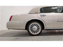 2001 Lincoln Town Car (CC-2071975) for sale in Caledonia, Wisconsin