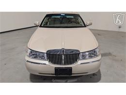 2001 Lincoln Town Car (CC-2071975) for sale in Caledonia, Wisconsin