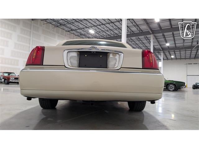 2001 Lincoln Town Car (CC-2071975) for sale in Caledonia, Wisconsin