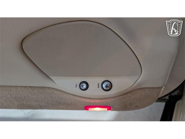 2001 Lincoln Town Car (CC-2071975) for sale in Caledonia, Wisconsin