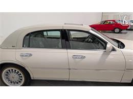 2001 Lincoln Town Car (CC-2071975) for sale in Caledonia, Wisconsin