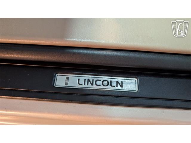 2001 Lincoln Town Car (CC-2071975) for sale in Caledonia, Wisconsin
