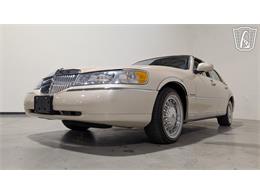 2001 Lincoln Town Car (CC-2071975) for sale in Caledonia, Wisconsin