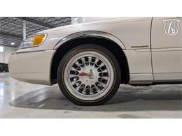 2001 Lincoln Town Car (CC-2071975) for sale in Caledonia, Wisconsin