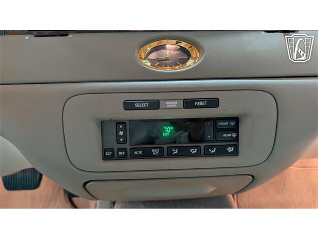 2001 Lincoln Town Car (CC-2071975) for sale in Caledonia, Wisconsin