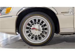 2001 Lincoln Town Car (CC-2071975) for sale in Caledonia, Wisconsin