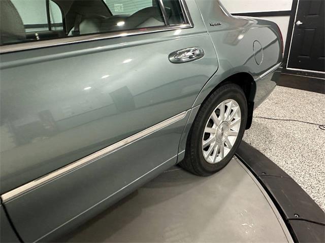 2006 Lincoln Town Car (CC-2072152) for sale in McDonald, Pennsylvania