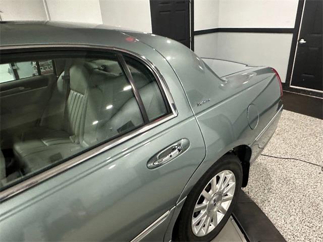 2006 Lincoln Town Car (CC-2072152) for sale in McDonald, Pennsylvania