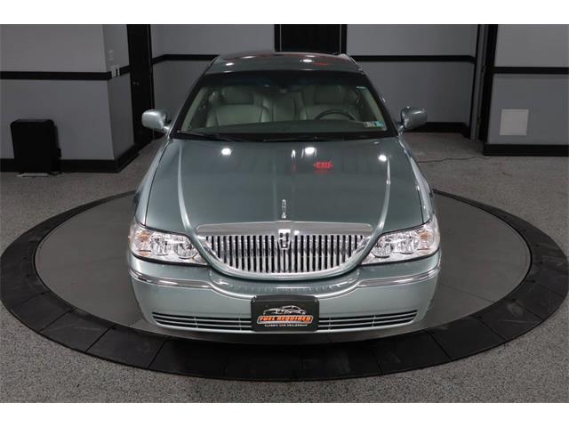 2006 Lincoln Town Car (CC-2072152) for sale in McDonald, Pennsylvania