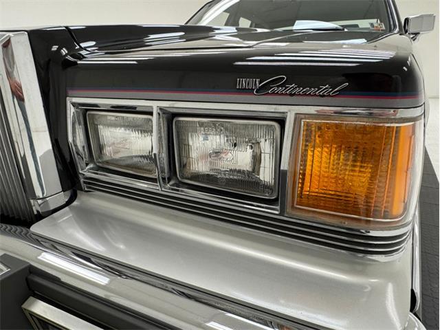1983 Lincoln Continental (CC-2072926) for sale in Morgantown, Pennsylvania