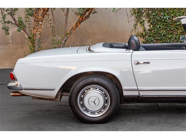 1969 Mercedes-Benz 280SL (CC-2072940) for sale in Beverly Hills, California
