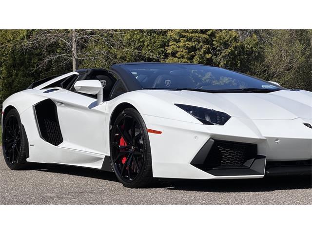 2017 Lamborghini Aventador (CC-2070330) for sale in Southampton, New York