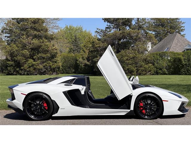 2017 Lamborghini Aventador (CC-2070330) for sale in Southampton, New York