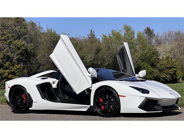 2017 Lamborghini Aventador (CC-2070330) for sale in Southampton, New York