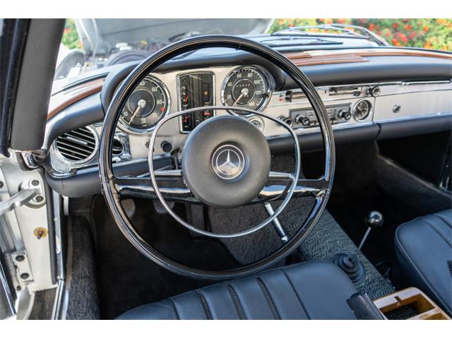 1968 Mercedes-Benz 280SL (CC-2073456) for sale in Sherman Oaks, California