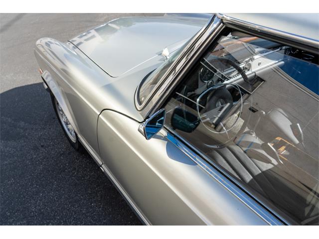 1968 Mercedes-Benz 280 (CC-2074041) for sale in Sherman Oaks, California