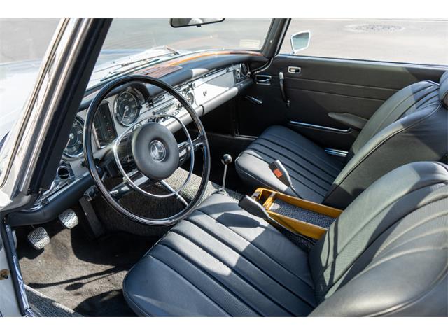 1968 Mercedes-Benz 280 (CC-2074041) for sale in Sherman Oaks, California