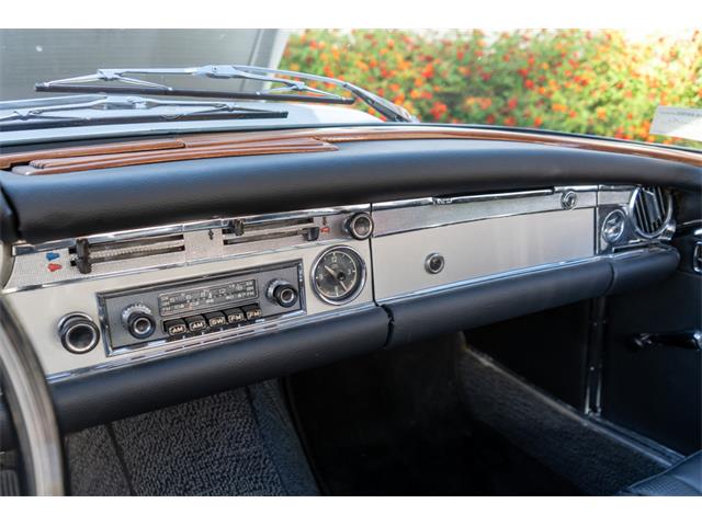 1968 Mercedes-Benz 280 (CC-2074041) for sale in Sherman Oaks, California