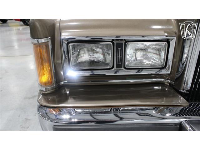 1989 Lincoln Town Car (CC-2074462) for sale in Runnemede, New Jersey