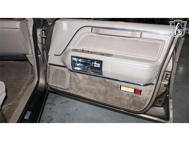 1989 Lincoln Town Car (CC-2074462) for sale in Runnemede, New Jersey